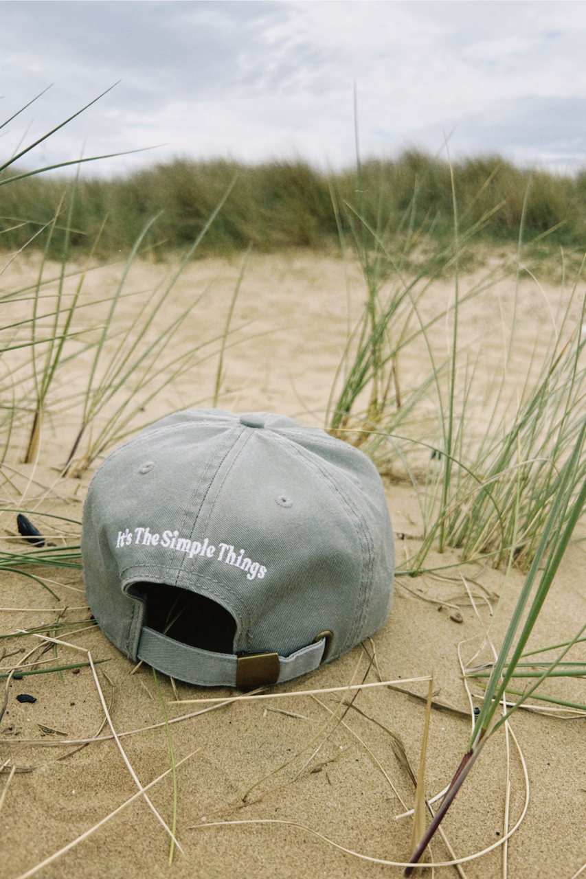 Moto Club 'It's the simple things' six-panel cap / Eucalyptus.